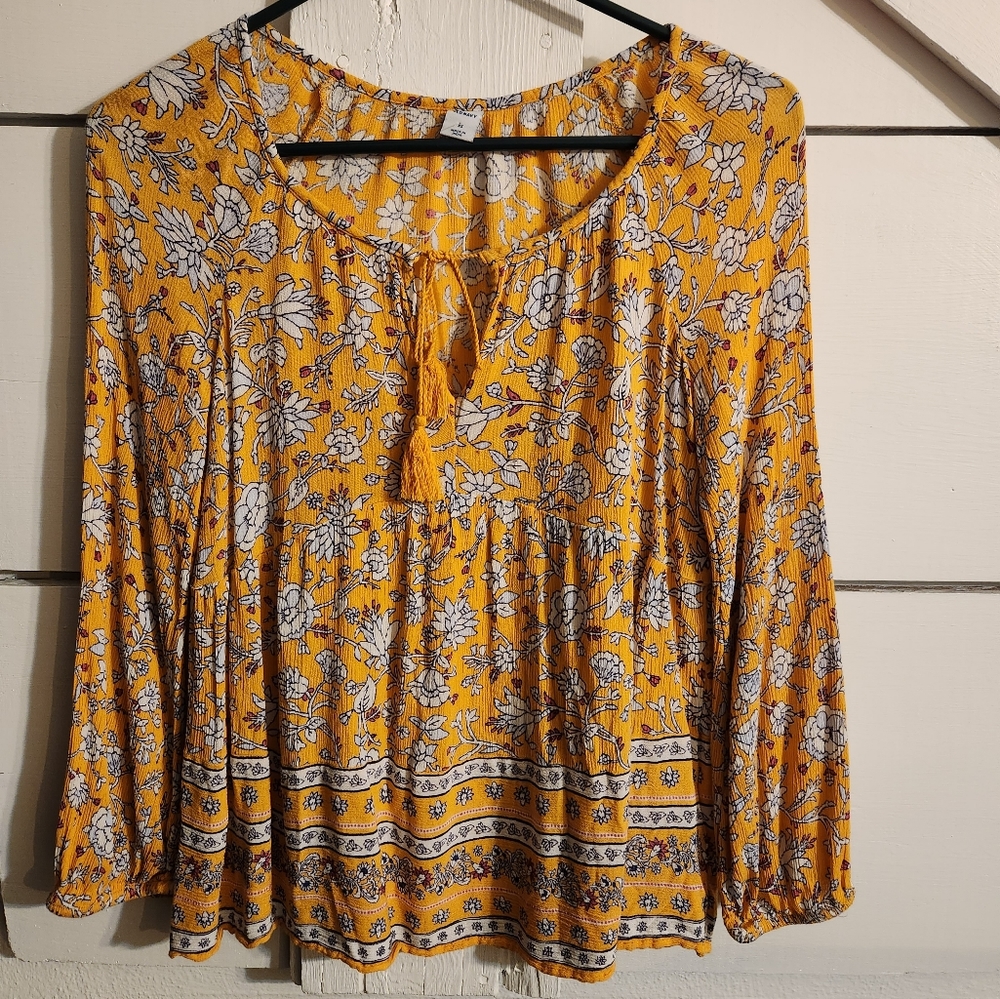 Old navy cute yellow and blue top